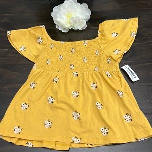 Old Navy Yellow Floral Shirt Girl size 8/M, flowy mustard yellow shirt for Fall